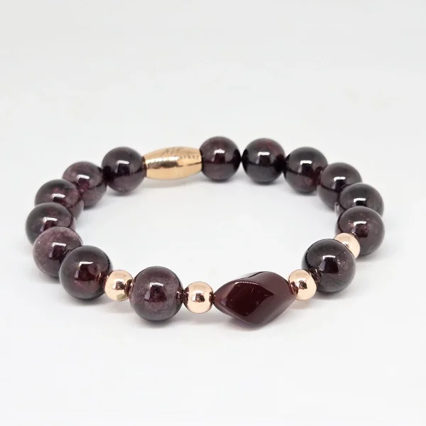 Garnet Bracelet oval bead — handmade gemstone bracelet by Mika, Tbilisi